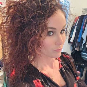 Meet your Posher, Carrie